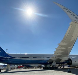 Der erste Prototyp der Boeing 777-9 bei der Dubai Airshow: Erstmals gibt Boeing Einblick in das Innenleben ...