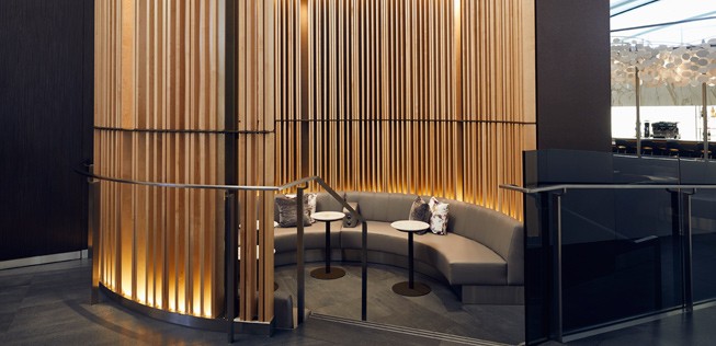 Wer auf einem internationalen Flug in der Business Class reist und voll zahlt, kann die Lounge von Air Canada nutzen.