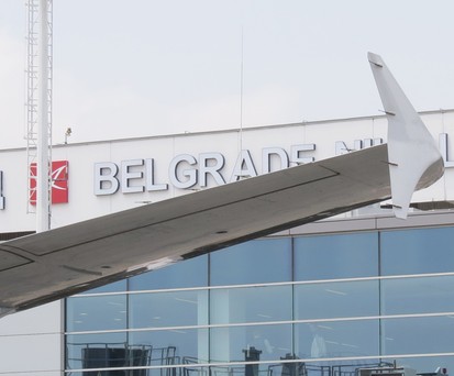 Flughafen Belgrad: Seit dem Ukraine-Krieg oftmals Umsteigeort für Russinnen und Russen.