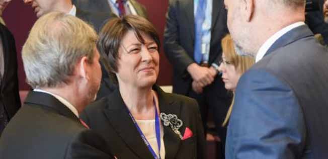 Violeta Bulc: Die EU-Transportkommissarin soll für tiefere Kosten sorgen.