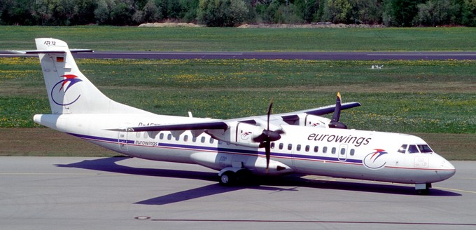 Den Start machte Eurowings 1994 als Zusammenschluss der Regional-Fluglinien Nürnberger Flugdienst NFD und Reise- und Industrieflug RFG. ATR 72 (im Bild) und ATR 42 aus Beständen beider ehemaliger Airlines machten bei Eurowings den Anfang.