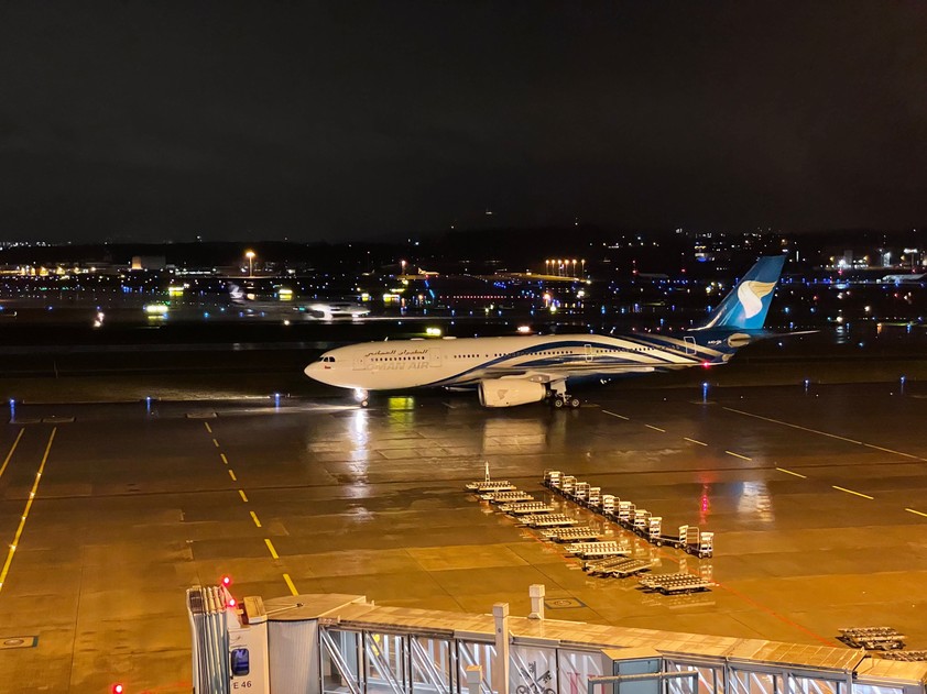 Ankunft des <span data-offset-key="e5uv0-0-0">Airbus A330-220 von Oman</span> Air in Zürich

&nbsp;