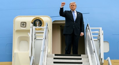 Donald Trump vor der alten Air Force One: Sie musste noch einmal los. 