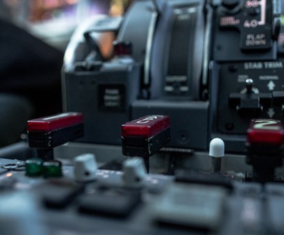 Cockpit: Wer hier sitzt, muss flugtauglich geschrieben sein.