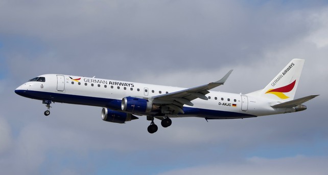 Embraer E190 von German Airways: Fliegt künftig für Condor Städtestrecken.