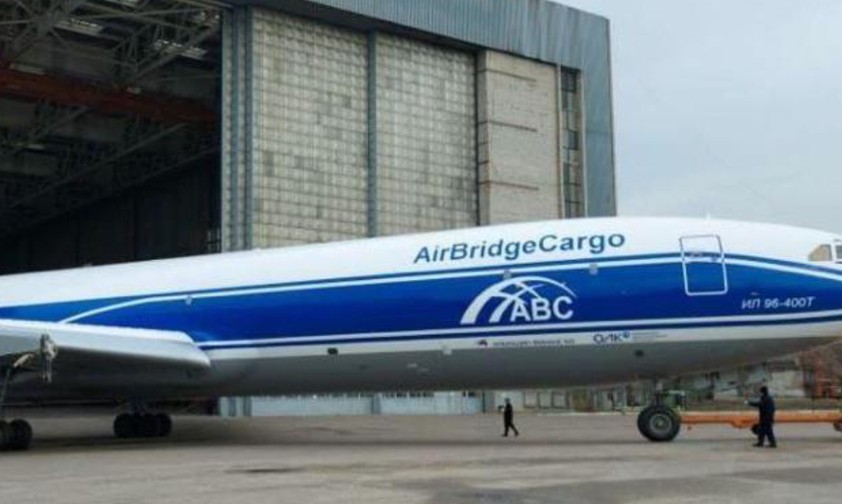 Erste Il-96 für Air Bridge Cargo: Hier noch ohne Triebwerke.