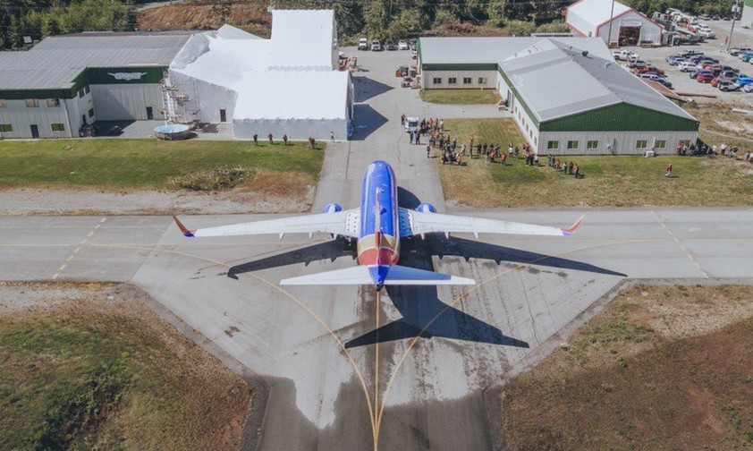 Eine Boeing 737-700 von Southwest: Das Flugzeug wird zum Large Air Tanker (LAT) umgebaut.