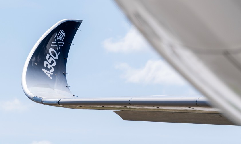 Winglet eines Airbus A350: Der Jet fliegt seit 10 Jahren Passagiere.