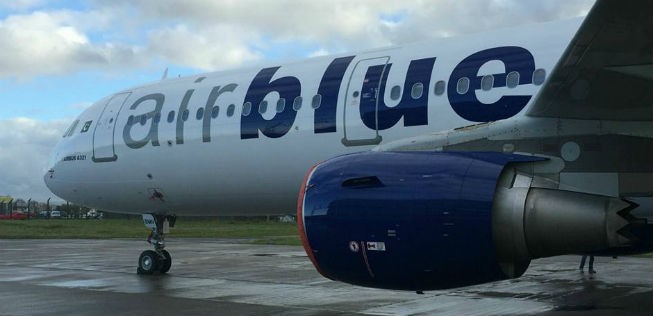 Airbus von Airblue: Private pakistanische Anbieter profitieren von den Streiks bei der Nationalairline.