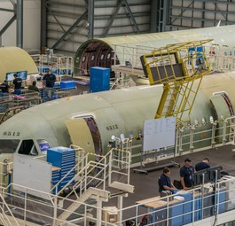 Fertigungslinie bei Airbus: Auslieferung für 2019 um bis zu 30 Flugzeuge reduziert.