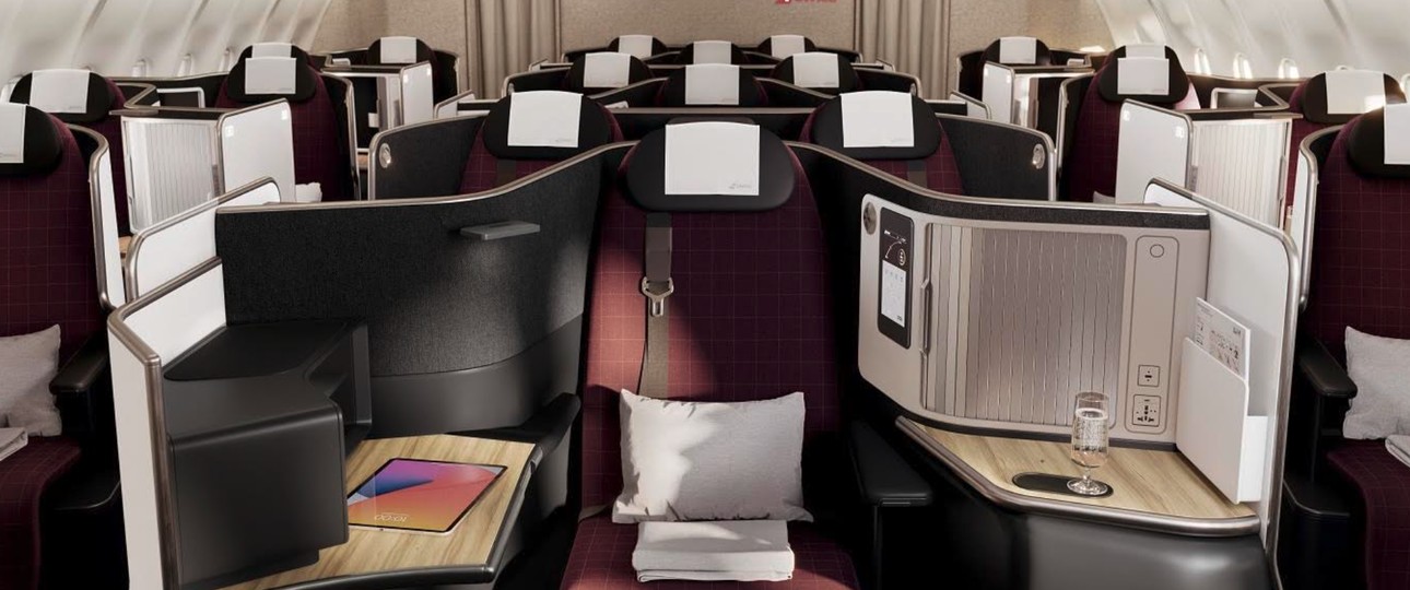 Die neue Business Class, die mit den AIrbus A350 eingeführt wird: Es herrschen Bordeaux- und Beige-Töne vor. 