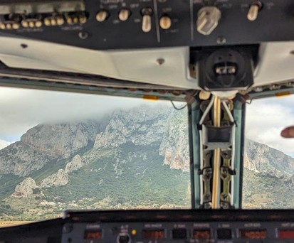 Blick aus dem Cockpit eines der eingesetzten Klasjet-Flugzeuge: Im Einsatz ...