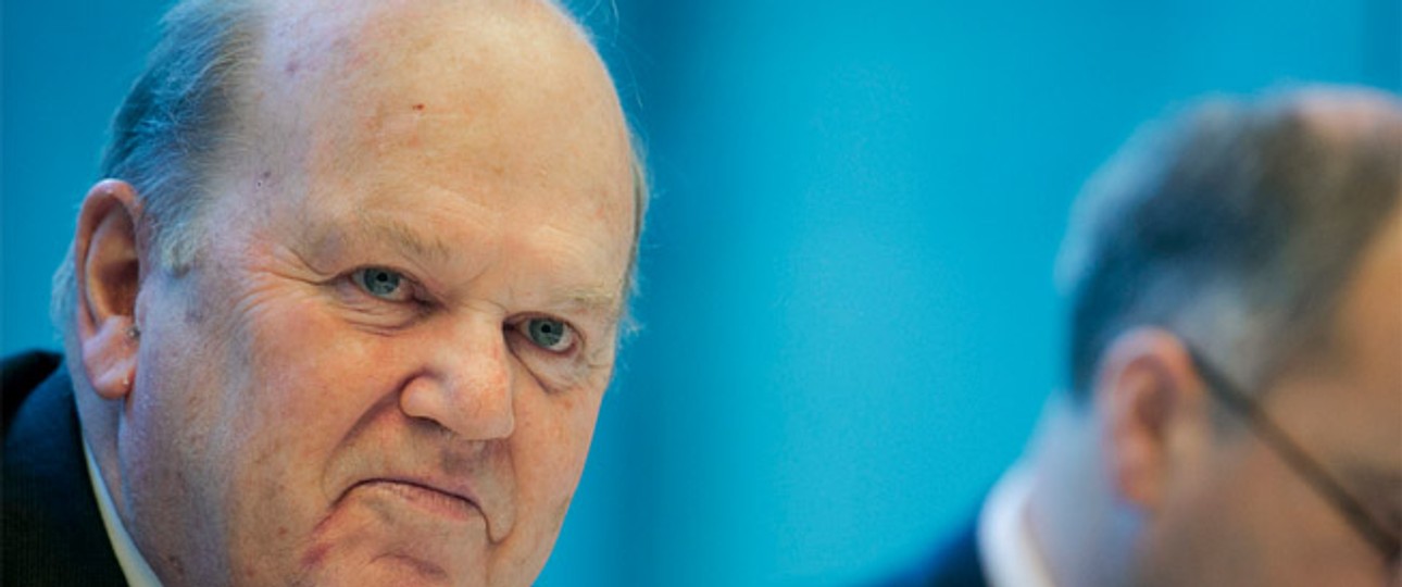 Finanzminister Michael Noonan: Ryanair und Aer Lingus wollen von seinem Ministerium Geld.