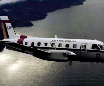 Eine EMB 110 Bandeirante der brasilianischen Luftwaffe, die das Modell seit Februar 1973 betreibt.