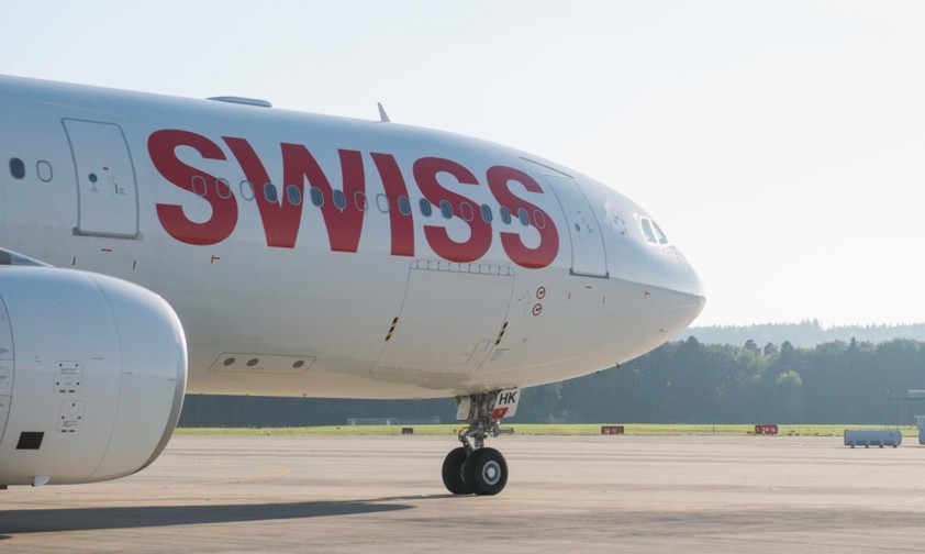 HB-JHK: Der Airbus A330 steckt derzeit noch in Bangor fest.