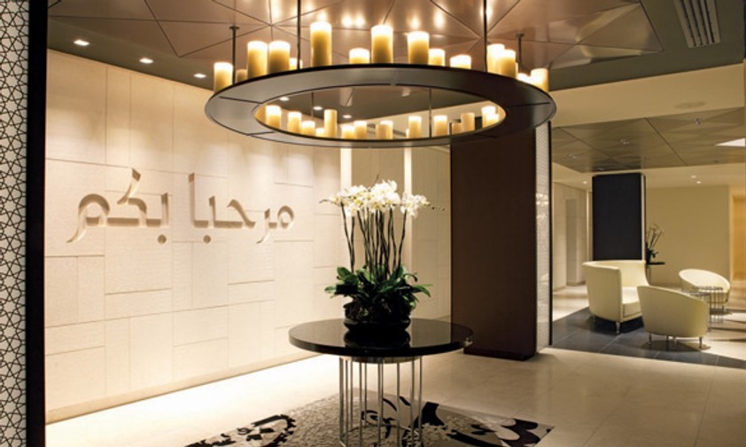 Platz 10: Qatar-Lounge in Heathrow. Mehr Club als Lounge, mit Duschen, Martini-Bar, Weinproben und einem reichlichen Angebot an Essen.