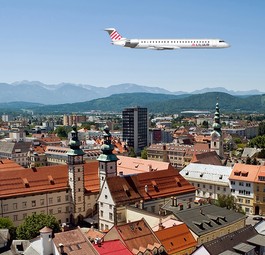 Flieger von Liliair über Klagenfurt: Bald soll es losgehen.