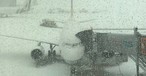 Flughafen Frankfurt: 160 Räumfahrzeuge im Einsatz.
