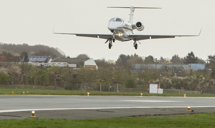 Phenom-300 in Bremen: Das neue System soll bei schlechtem Wetter helfen.
