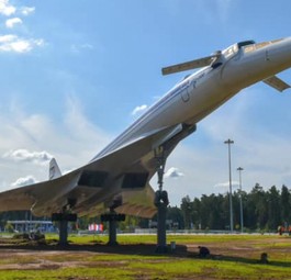Tupolev Tu-144 als Denkmal in Zhukovsky: Das Flugzeug hob hier 1968 zum ersten Mal ab.