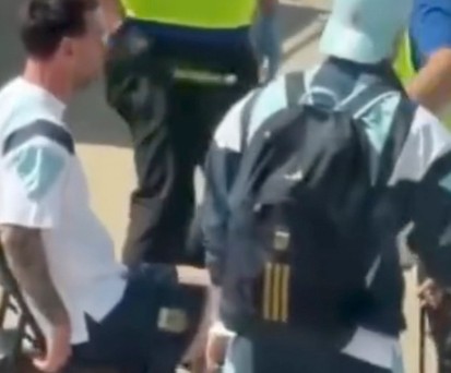 Lionel Messi bei der Sicherheitskontrolle in Miami: AUch SUperstars werden kontrolliert.