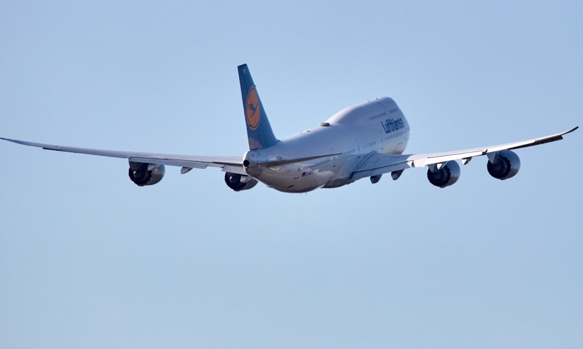 Lufthansas Boeing 747-8 mit dem Kennzeichen D-ABYO (Archivbild): Sitzt aktuell in Brazzaville fest.