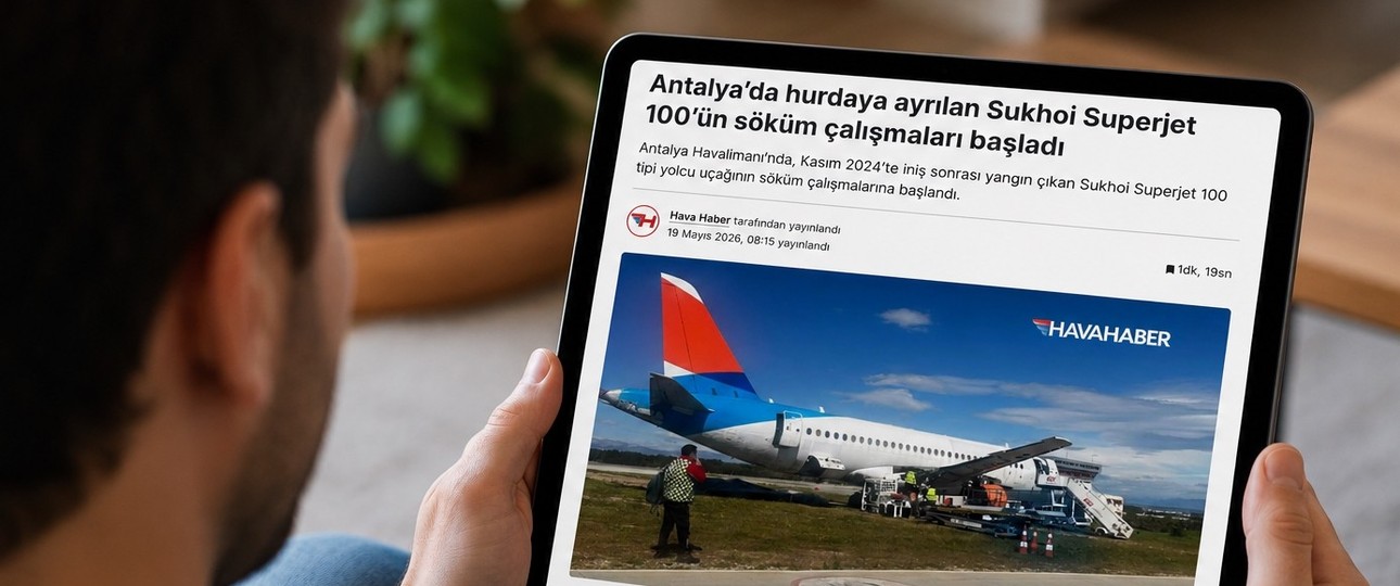 Superjet 100 von Azimuth Airlines wird zerlegt: Er steht seit einem Triebwerksbrand im November 2024 am Flughafen Antalya.