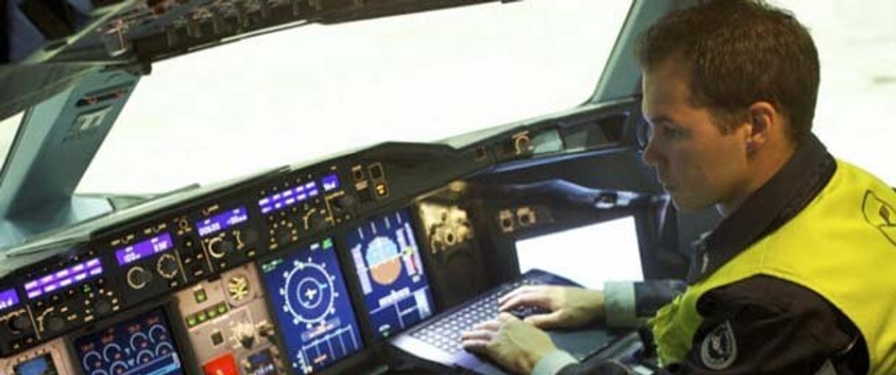 Wartung bei Lufthansa: Fachkräfte gibt es derzeit zuwenig.