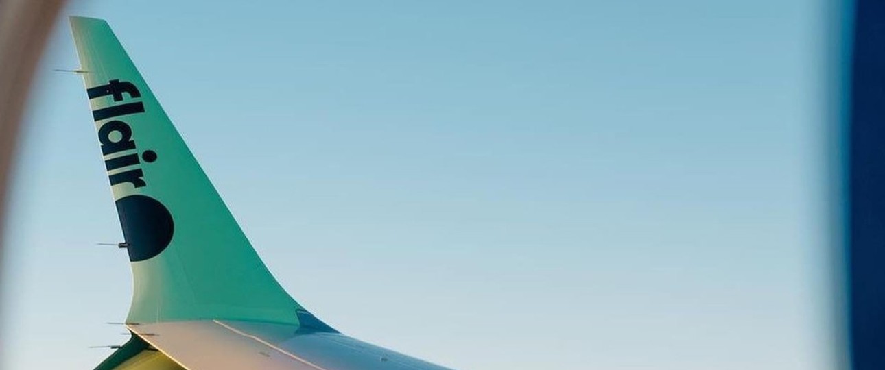 Blick aus einem Flieger von Flair: Der Airline droht eine Sammellage wegen ihrer Gepäckbestimmungen.