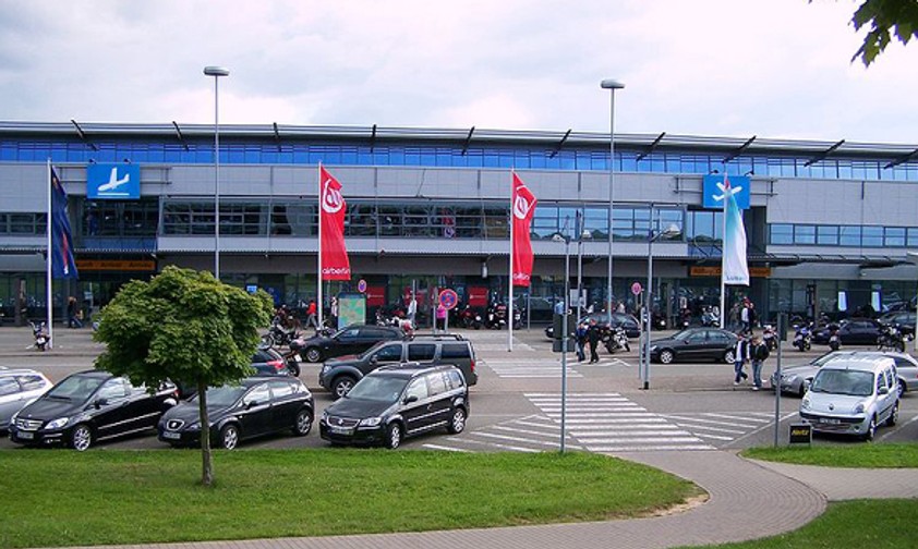 25 Minuten: Von Saarbrücken nach Luxemburg geht es planmäßig in 25 Minuten - die reine Reisezeit in der Luft liegt teilweise deutlich darunter.
