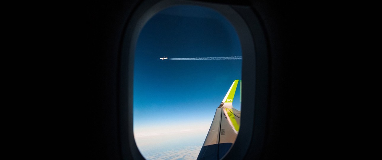 Blick aus dem Fenster einer Sky-Airline-Maschine: Die Fluglinie will ausbauen.