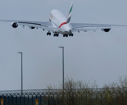 Nach dem Touch-and-Go-Manöver war der Superjumbo schnell wieder verschwunden.