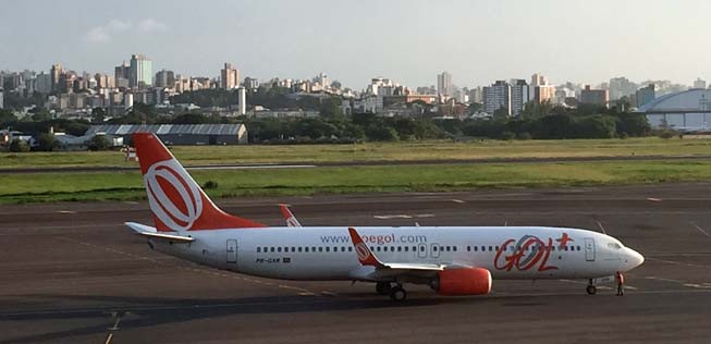 Boeing 737 von Gol in Porto Alegre.