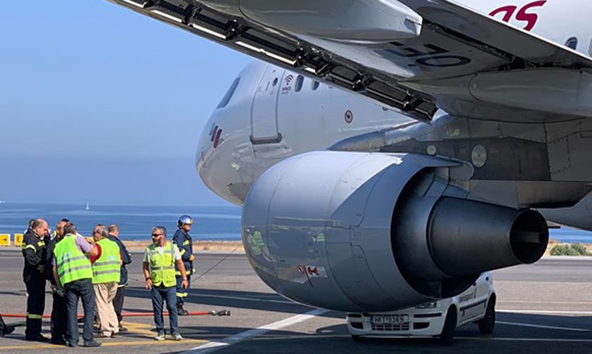 Das Auto wurde bei der Kollision am Flughafen Heraklion...
