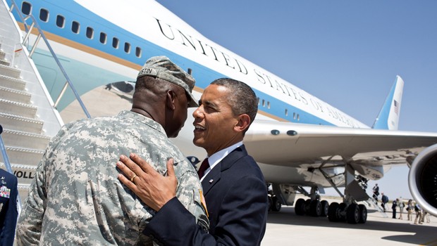 Barack Obama fliegt mit der Air Force One: Fliegender Hochsicherheitstrakt, fliegendes Kommunikationszentrum, fliegendes Hotel und fliegendes Konferenzzentrum in einem.