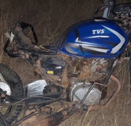 Das Motorrad: Der Fahrer kam mit dem Schreck davon.