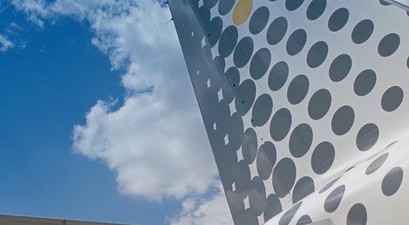 Leitwerk eines Airbus von Vueling: Ein Bild, das irgendwann verschwinden wird.
