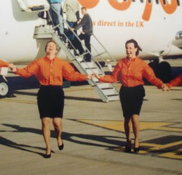Alles so orange: Die Farbe behielt Easyjet seit dem Start im Jahr 1995 bei. Die Airline startete mit zwei geleasten Flugzeugen, baute aber schnell aus.