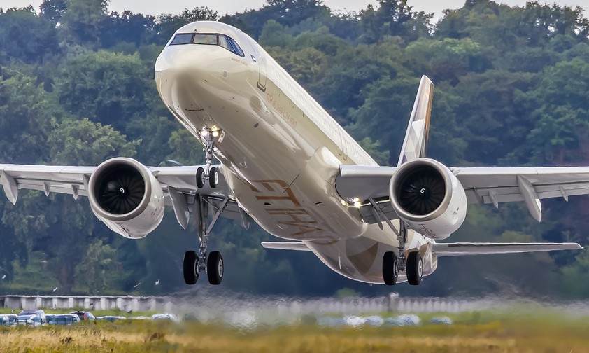 mankiewicz etihad airbus a321 lr 01
