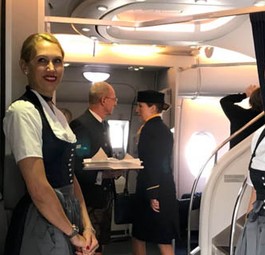 Geladene Gäste durften mit auf den Spezialflug.