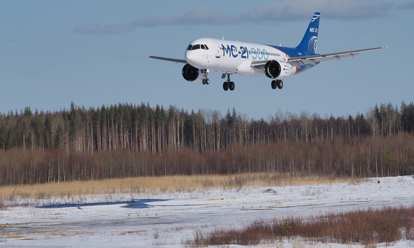 Irkut MS-21 fliegt gezielt in Eiswolken