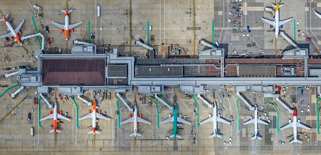 Heute nutzten mehr als 45 Millionen Passagiere pro Jahr den Flughafen.