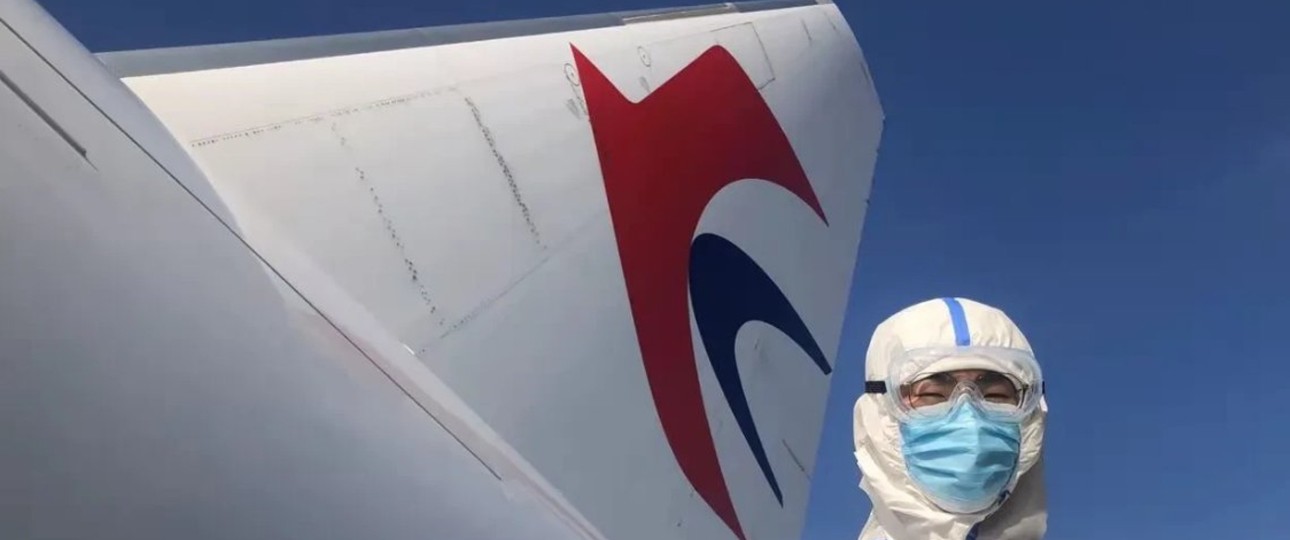 Flugzeug und Mitarbeiter von China Eastern: Feiertage im Blick.
