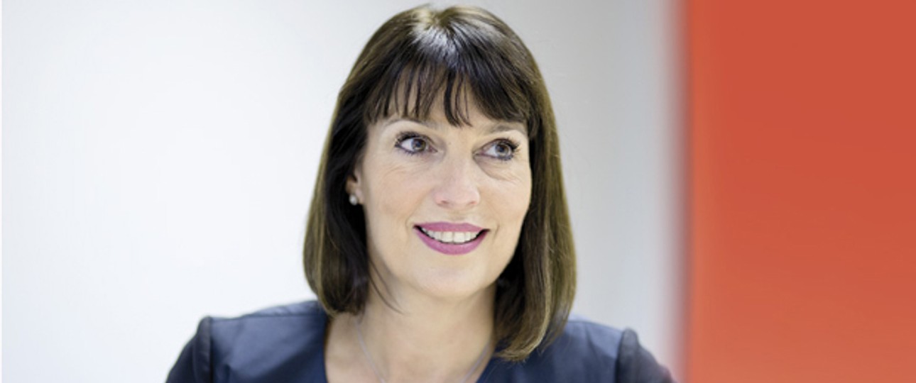 Eine der wenigen Frauen in der Flugbranche: Carolyn McCall ist Chefin des Billigfliegers EasyJet.