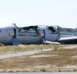 Wrack der Asiana-Maschine: Die Ermittler gaben den Piloten die Schuld.