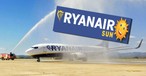 Logo von Ryanair Sun: Die Airline bekommt fünf Boeing 737-800.