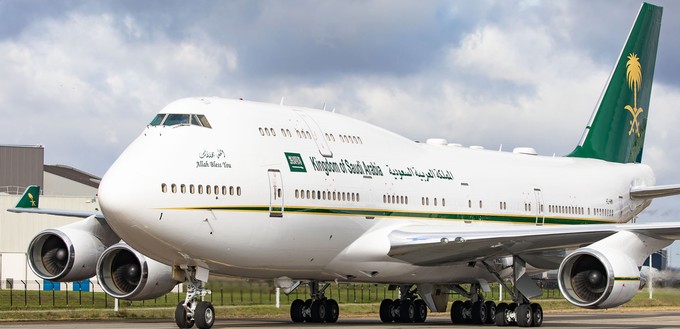 Die saudi-arabische Königsfamilie verpasst ihren Flieger ein einheitliches Design. Diese Boeing 747-400 wurde im vergangenen Jahr neu lackiert.