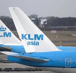 Boeing 777 von KLM: Einmal mit und ein Mal ohne Krone: Das ändert sich jetzt.