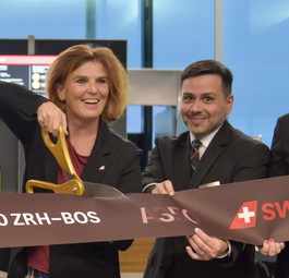 Heike Birlenbach beim Erstflug des Airbus A350 von Swiss: Fast das ganze Berufsleben für Lufthansa Group gearbeitet.