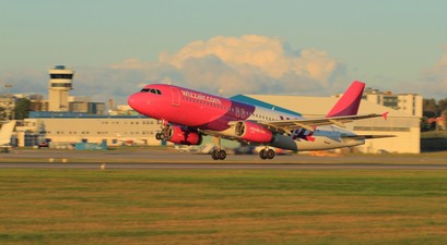 Airbus A320 mit der Kennung HA-LPD: Das Flugzeug gehörte zu den ersten sechs Flugzeugen von Wizz Air. 2014 musterte Wizz Air den Jet aus.